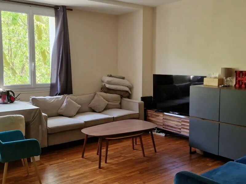 2 Bedroom fully furnished cozy and modern