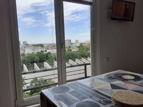 Chambre avec sdb privée dans petit duplex proche Paris