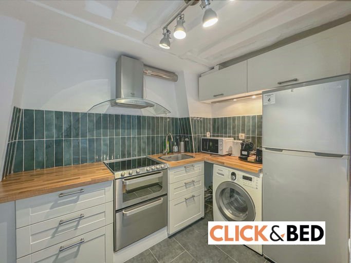 Chambre privative dans appartement au centre de Paris