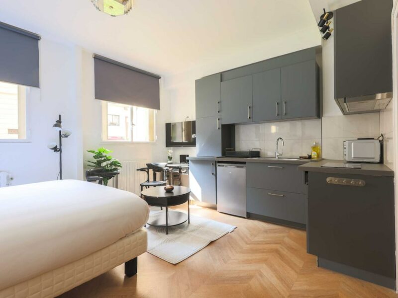 Studio - Paris 8eme arrondissement