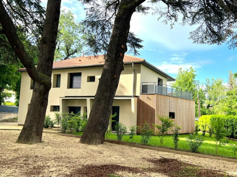 T2 - Saint Genis Laval Hopital Lyon Sud