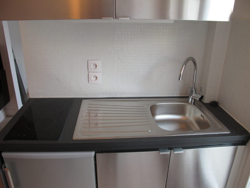 BEAU STUDIO ENSOLEILLÉ PARIS 9ème (GRANDS BOULEVARDS)