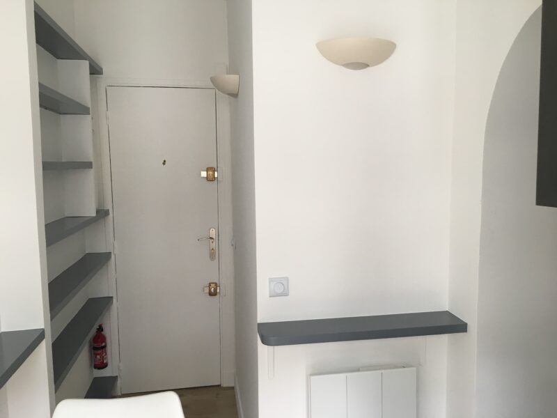 BEAU STUDIO ENSOLEILLÉ PARIS 9ème (GRANDS BOULEVARDS)